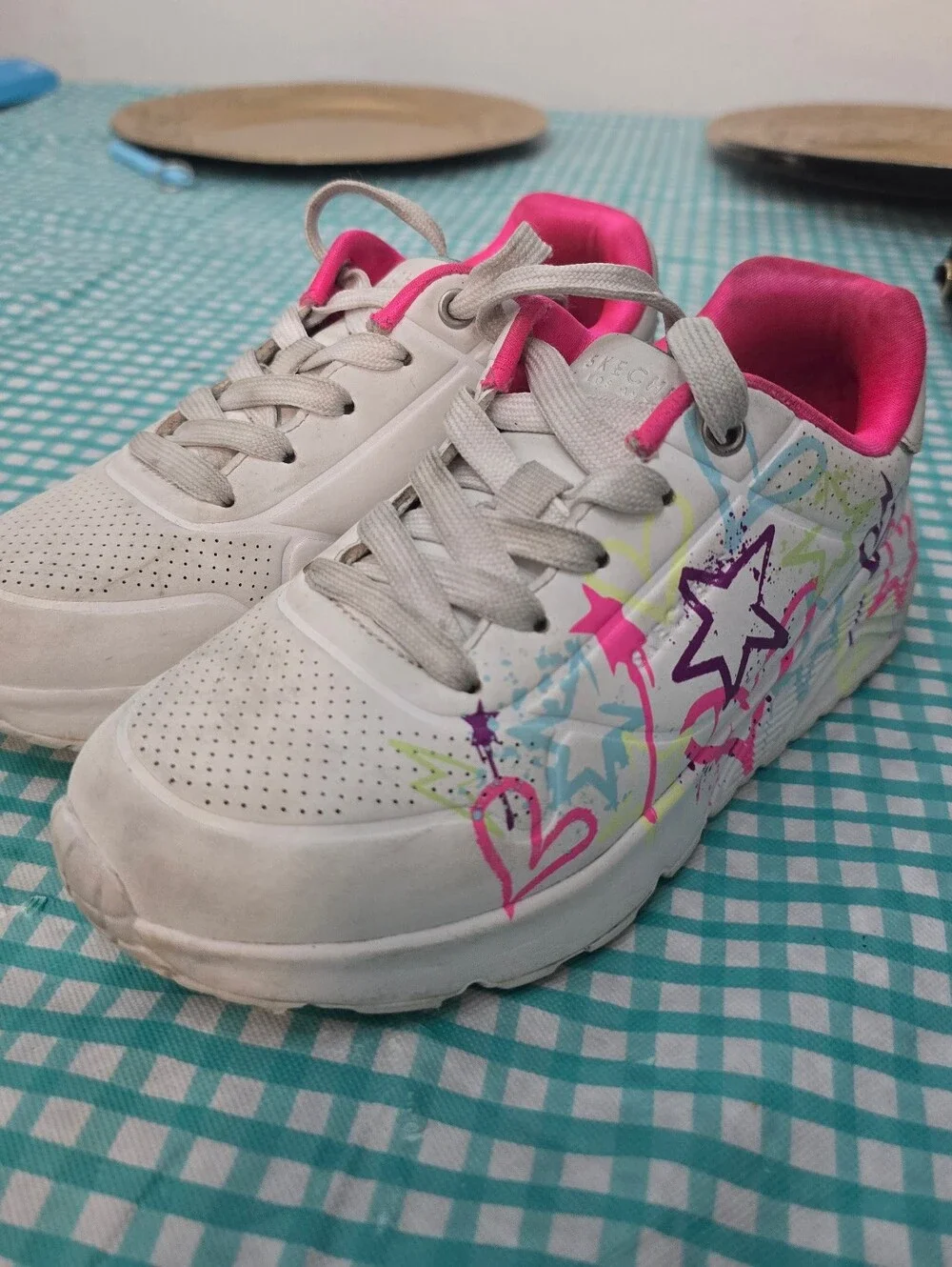 Skechers White Sneakers with Neon Pink Star & Multi-Color Graffiti